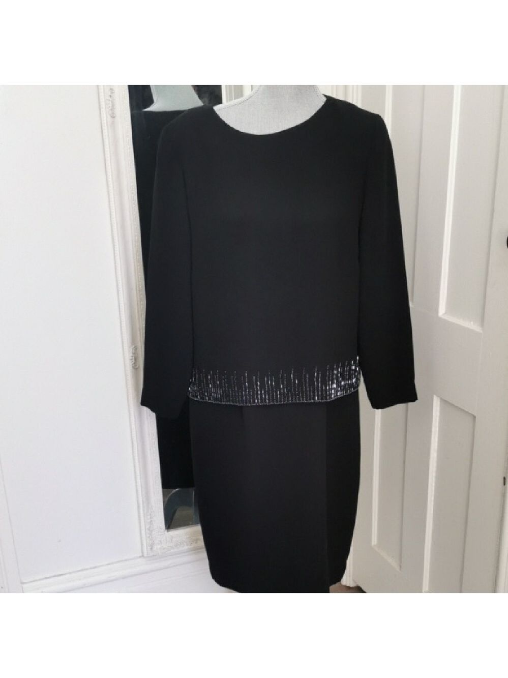 Womens Jones New York vintage long sleeve midi top dress with sequins. Size 12.